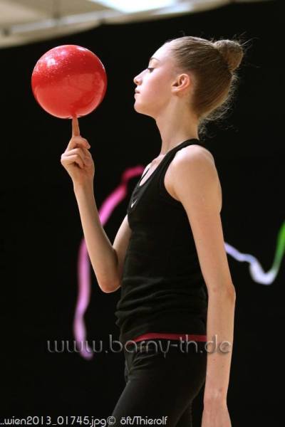 Maria Titova-Training-EC Vienna 2013-26